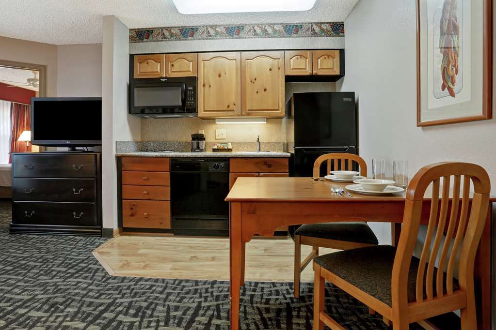 Homewood Suites Phoenix-스코 츠 데일 객실 사진