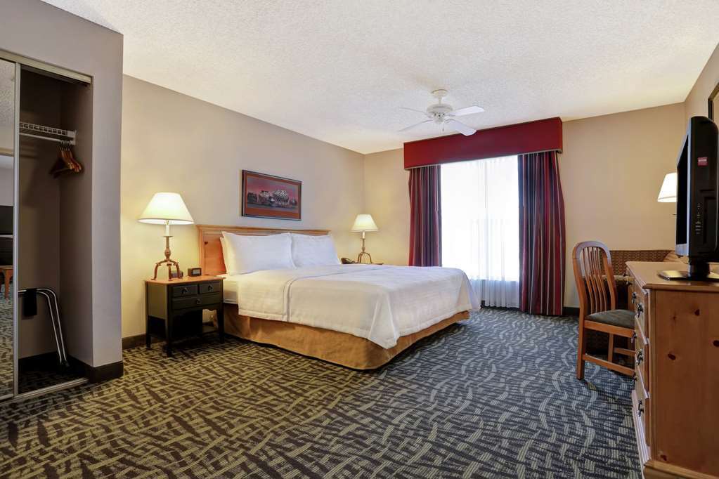 Homewood Suites Phoenix-스코 츠 데일 객실 사진